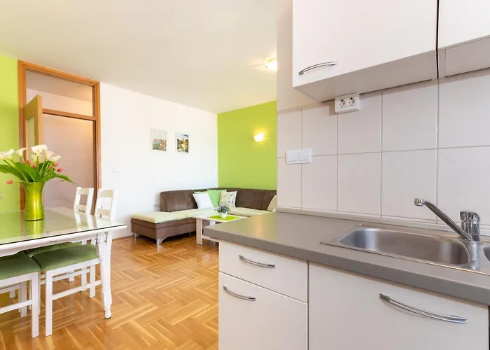 Apartament Mali