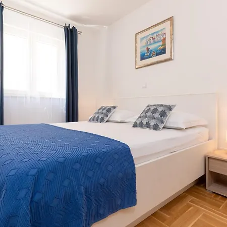 Mali Apartamento Trogir